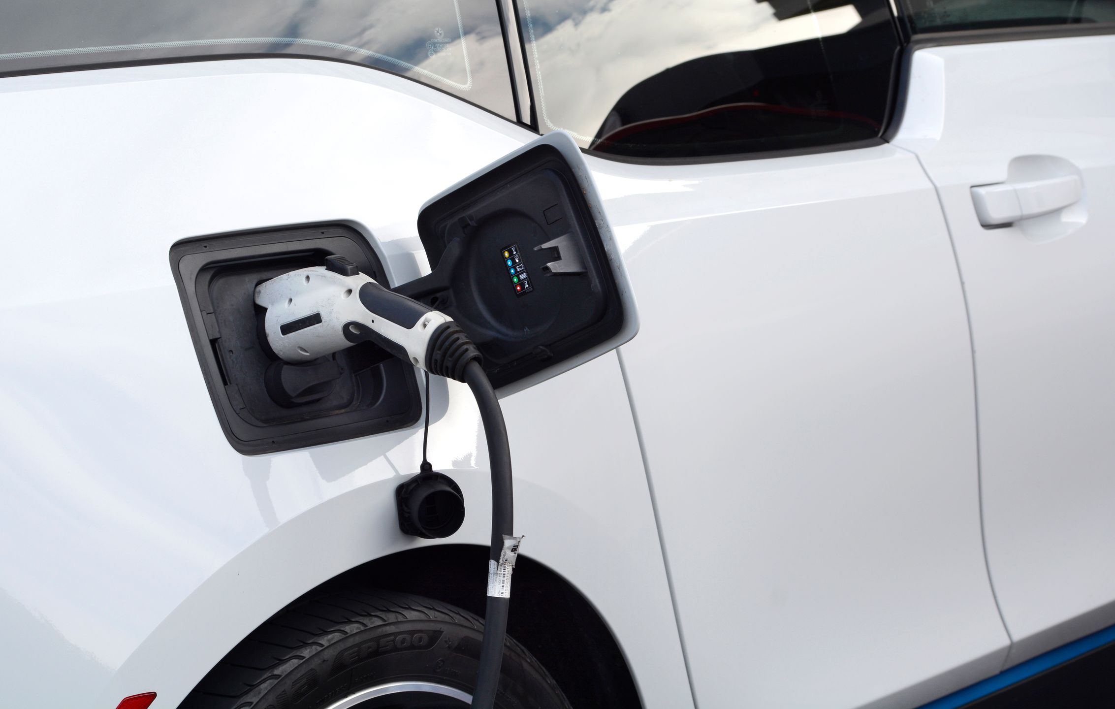 Samochody elektryczne mogą być tańsze niż spalinowe w ciągu zaledwie 2 lat 1