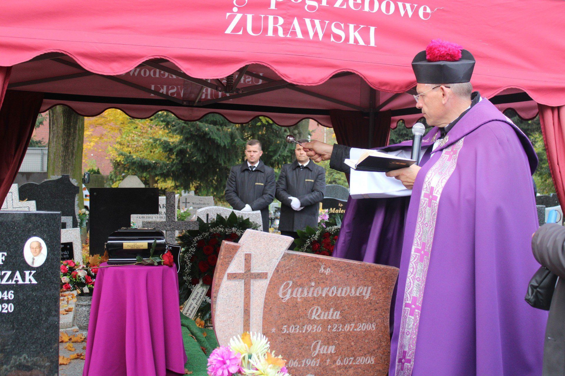 Ostatnie pożegnanie Pawła Kostusiaka, byłego dyrektora Miejskiego Ośrodka Kultury w Gnieźnie