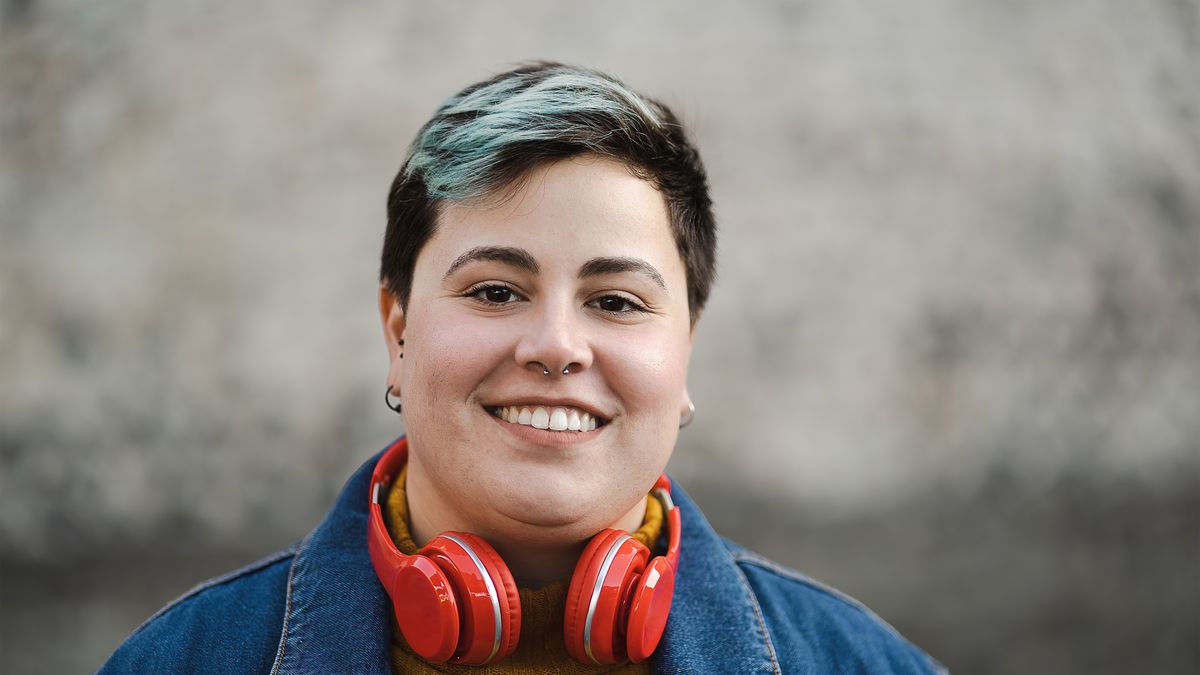 Handsome non-binary woman smiling outdoors
Handsome non-binary woman smiling outdoors
Giuseppe Lombardo
emotions, gender, lgbti, bisex, shirt hair, zoomer, she-male