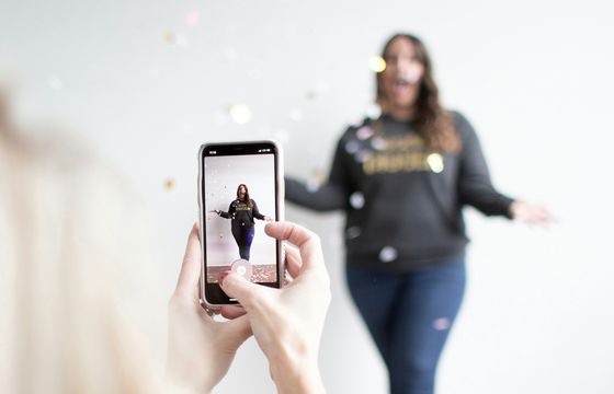 Eksperci alarmują: TikTok poza kontrolą dorosłych. Algorytmy modelują emocje dzieci