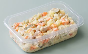 Czy można mrozić sałatkę jarzynową? Pod jednym warunkiem