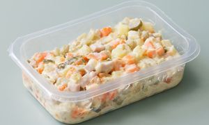 Czy można mrozić sałatkę jarzynową? Pod jednym warunkiem