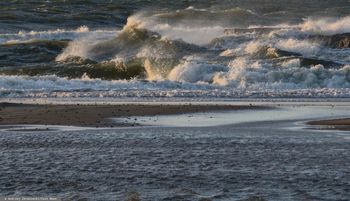 Zamknięto plaże w Ustce. Pojawiła się tam substancja ropopochodna