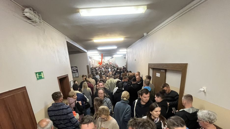 Tłumy w kolejce do głosowania
