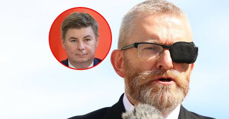 Ciąg dalszy problemów Brauna. Rząd zleca kontrolę w fundacji