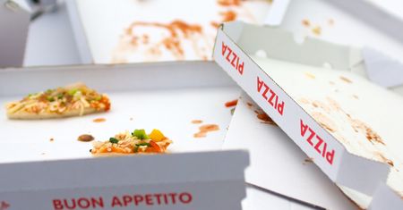 Myślisz, że wszystkie opakowania po jedzeniu mogą wylądować w plastikach? Nic bardziej mylnego