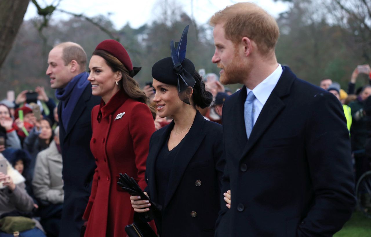 Harry i William w towarzystwie żon