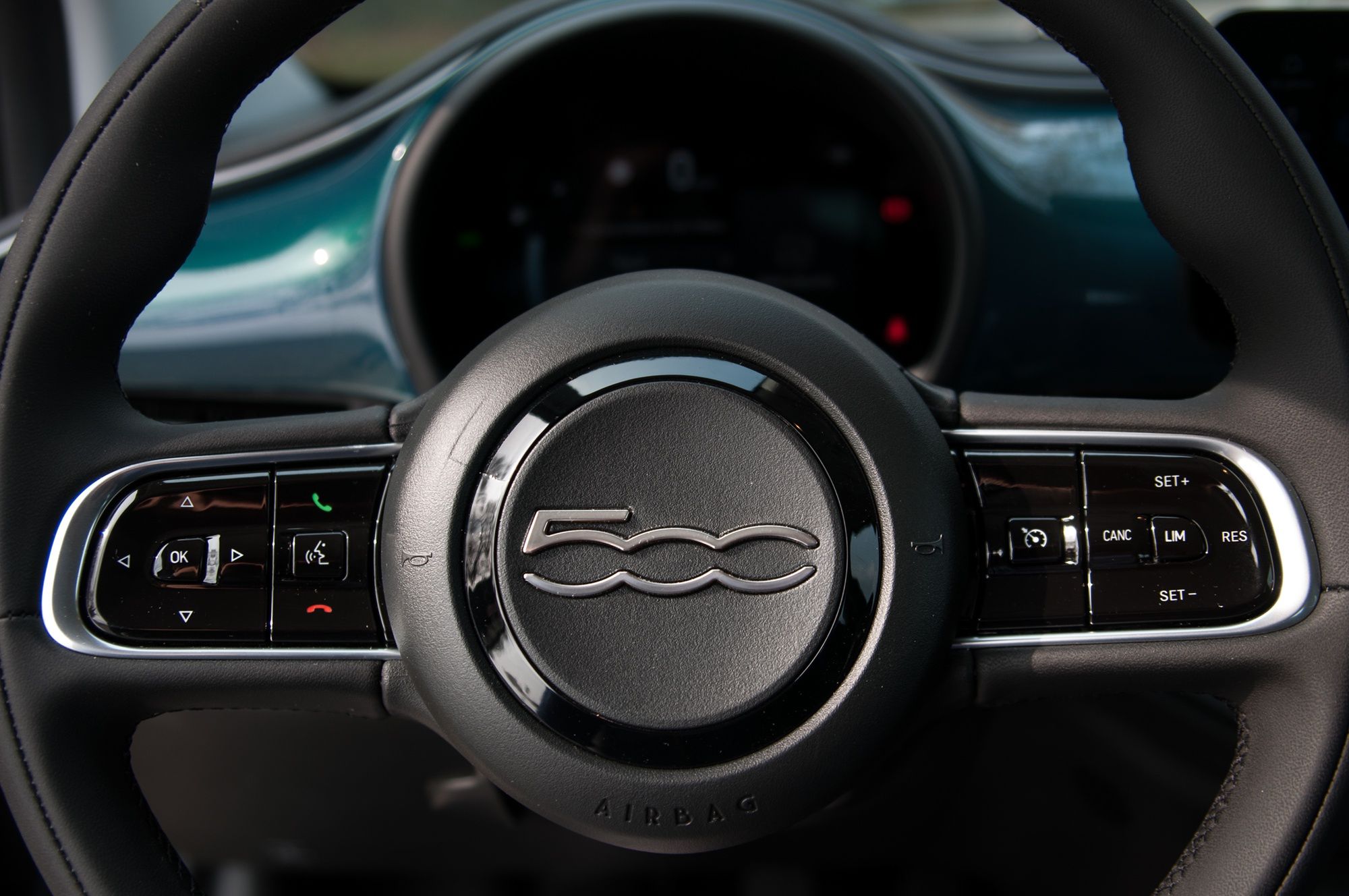 Fiat 500 Hybrid (2026) - test