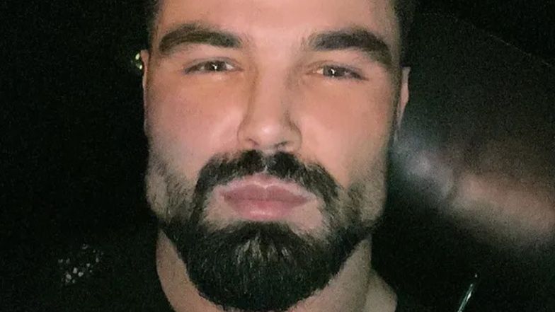 Paweł Tyburski świętuje odzyskanie dawnej twarzy