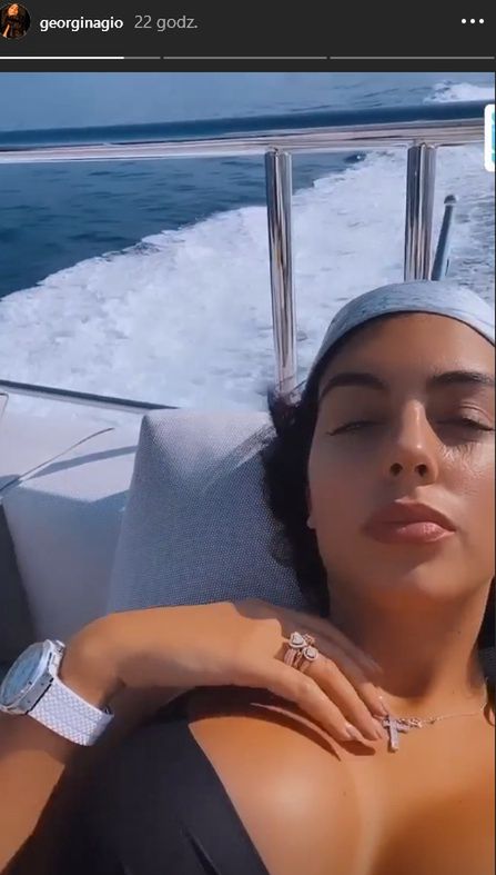 Georgina wypoczywa na jachcie Cristiano