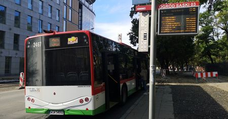 Powrót uczniów do szkół. Od soboty zmiana rozkładów komunikacji miejskiej