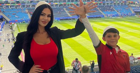 "Najseksowniejsza fanka" na Euro. Tak wspierała Albańczyków