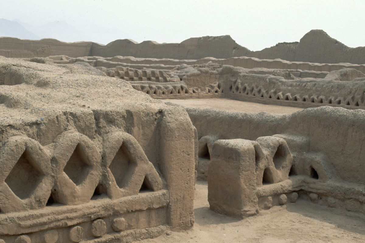 Obscene graffiti at Chan Chan sparks national outrage in Peru