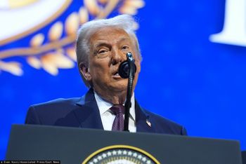 Trump z mównicy zaatakował europejski kraj. "Na gapę"