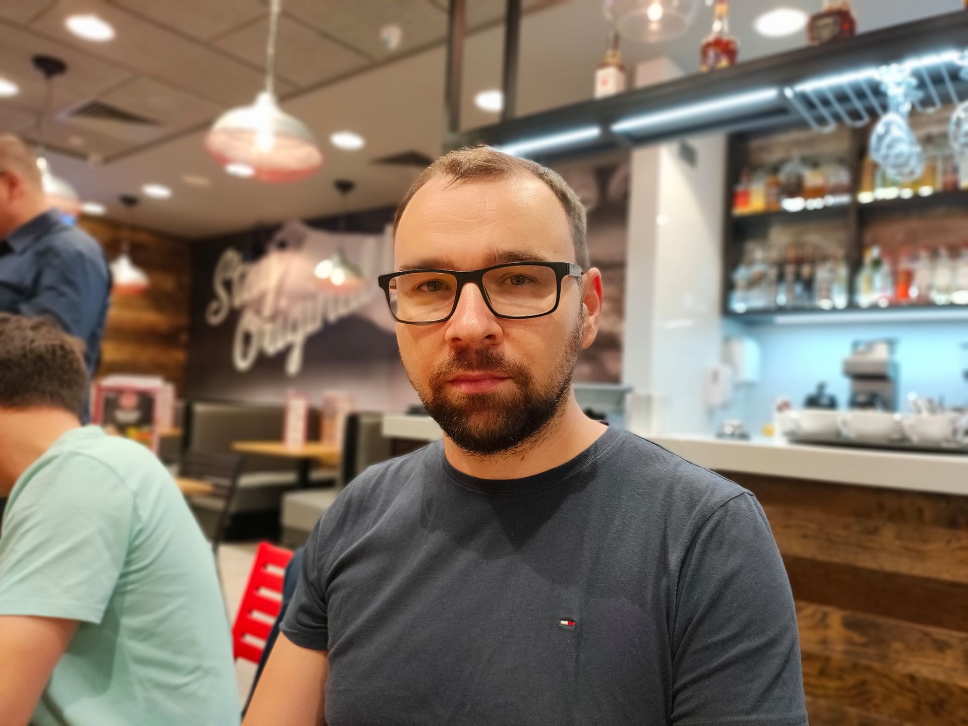 OPPO Reno2: wrażenia po tygodniu i zdjęcia z aparatu. Takiego smartfonu w ofercie brakowało 13