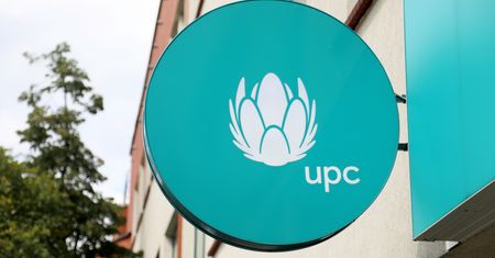 Rząd i UPC pomogą nauczycielom. Otrzymają darmowy dostęp do internetu