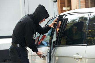 Sam znalazł złodziei samochodu. Służby nie zareagowały. Oto tłumaczenie