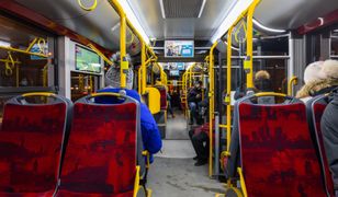 Warszawa: niemowlę wypadło z wózka. Kierowca autobusu ostro zahamował