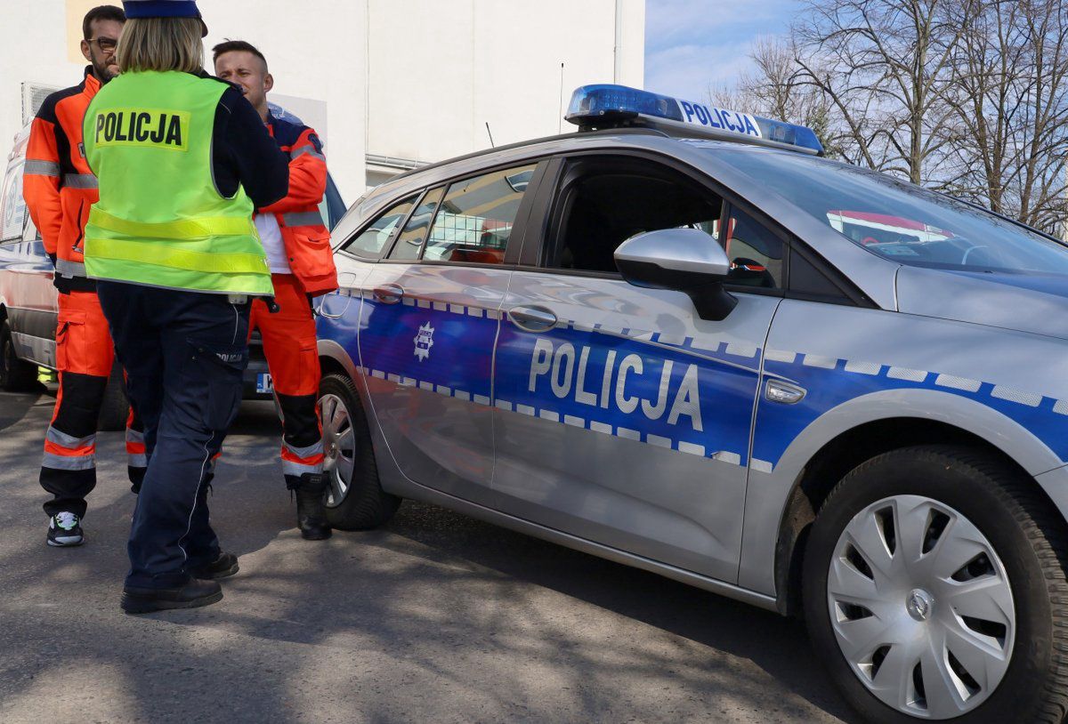 Wrocław. Potrącił kobietę i uciekł z miejsca zdarzenia. Kierowca był pijany