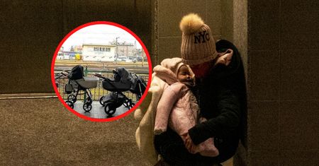 Dziecięce wózki na stacji w Przemyślu. Polki przekazują je matkom z Ukrainy
