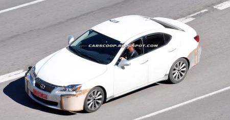 Lexus przygotowuje nowego IS-a