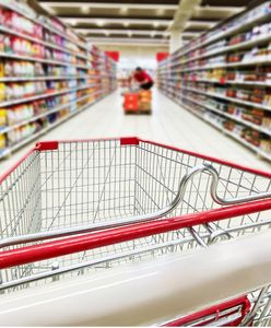 Półki uginają się od jego produktów. Gigant oskarżony o oszustwo