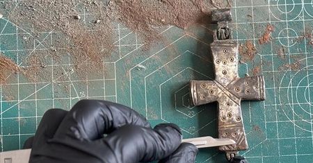 Sensacyjne odkrycie. Może mieć 1000 lat. Jest nienaruszony