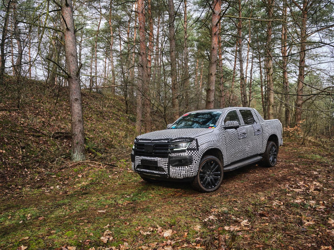 Nowy VW Amarok nie będzie kopią forda. Plotki mówią o wersji benzynowej