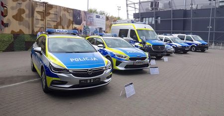 Policja testuje nowe malowania radiowozów. Mamy pierwsze zdjęcia