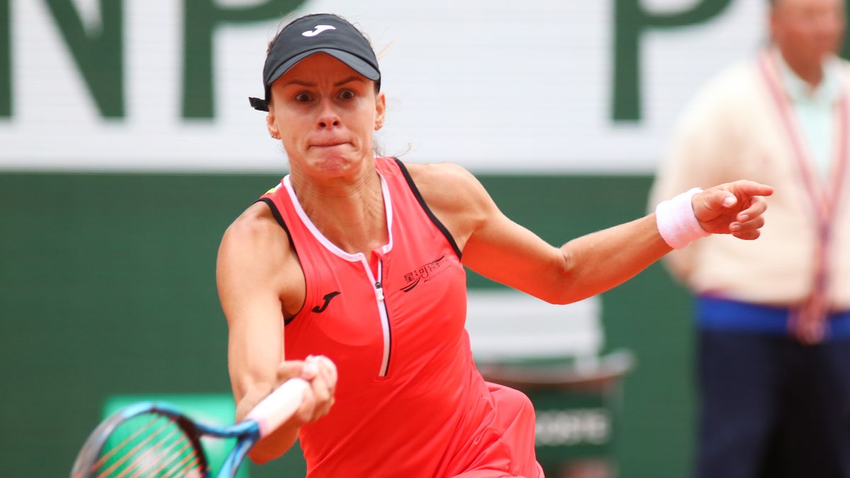 Magda Linette during her match against Ons Jabeur on Philipe Chartier court in the French Open finals day one, in Paris, France, on May 22, 2022.  (Photo by Ibrahim Ezzat/NurPhoto via Getty Images)