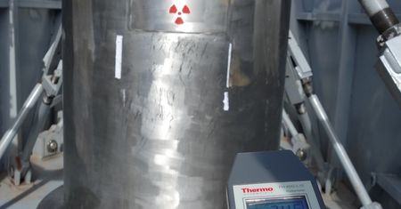 Polska przekazała Rosji materiał na bomby atomowe. W 2016 roku wysłaliśmy 750 kg uranu