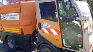 Borek Wielkopolski: Kupili zamiatarkę, a piasek wciąż leży