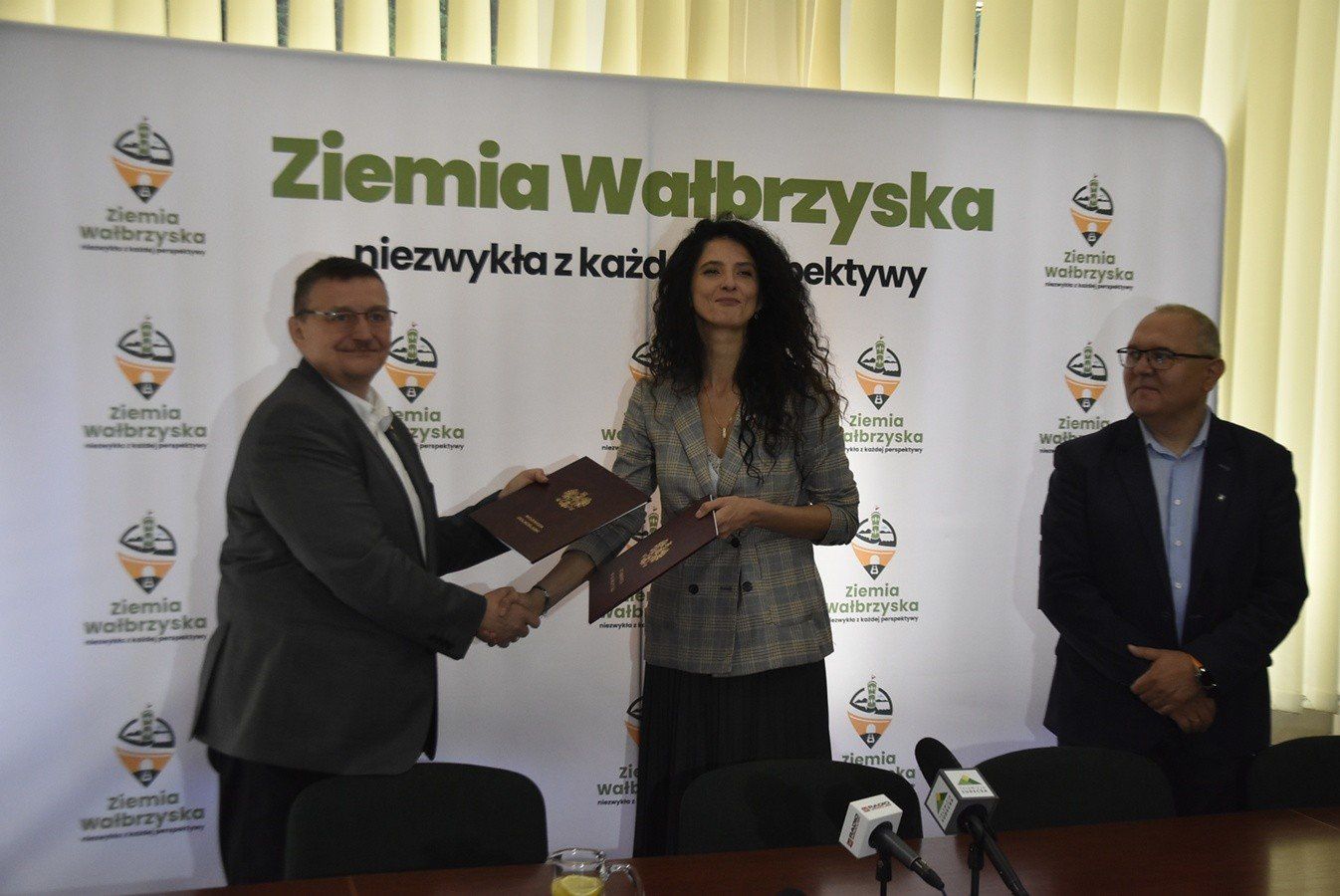 Podpisano umowę na rządowe wsparcie przebudowy drogi w Starych Bogaczowicach