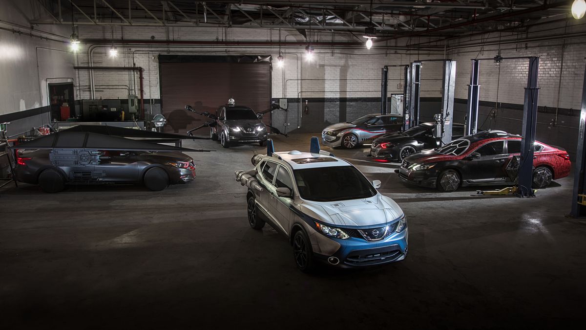 Łącznie przerobiono 6 samochodów. Każdy z nich ma przypominać jeden ze statków bądź postaci z nadchodzącego filmu.