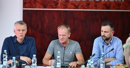 Powódź w Głogowie. Donald Tusk: zagrożenie dla jednego osiedla, nie dla całego miasta