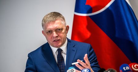 Fico nie poda się do dymisji. "Protesty są finansowane z zagranicy"