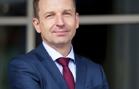 Damian Ragan za Richarda Pareta w zarządzie banku Credit Agricole
