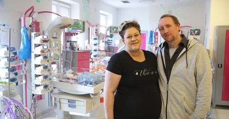 Rok temu urodziły się pięcioraczki w Krakowie. Rodzina opuści Polskę