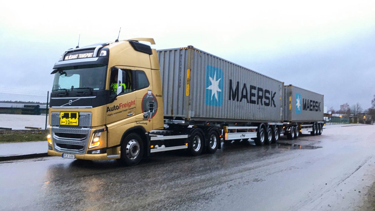 Taki zestaw porusza się po wybranych trasach - na mniejszych rondach mógłby przecież utknąć