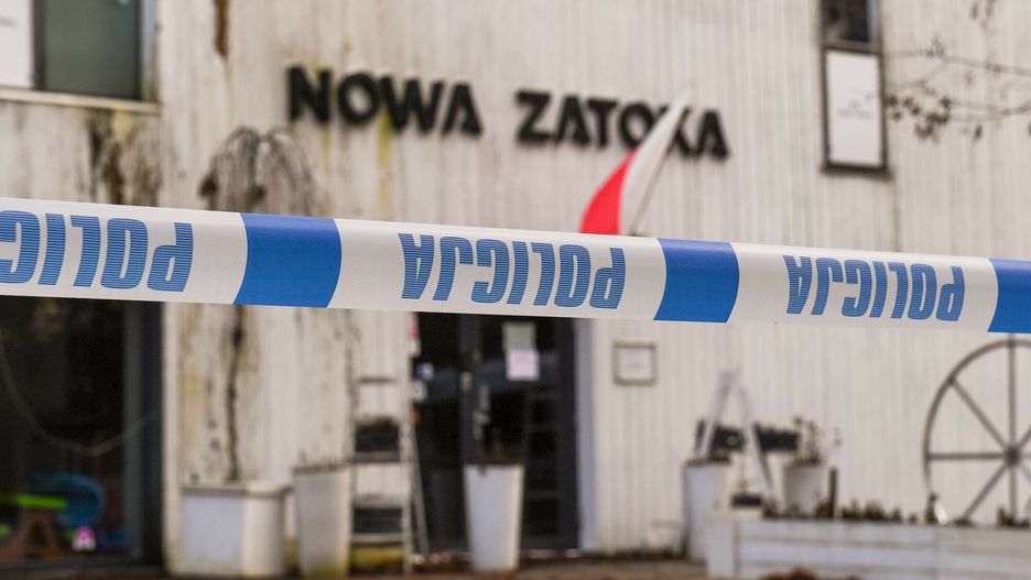 Nowa Zatoka - czynno?ci policji
Fot. Piotr Hukalo/East News, Sopot, 27.12.2022. Lokal Nowa Zatoka, dawniej Zatoka Sztuki przeszukiwany przez policje. Sprawa moze miec zwiazek z zaginieciem Iwony Wieczorek.
Piotr Hukalo