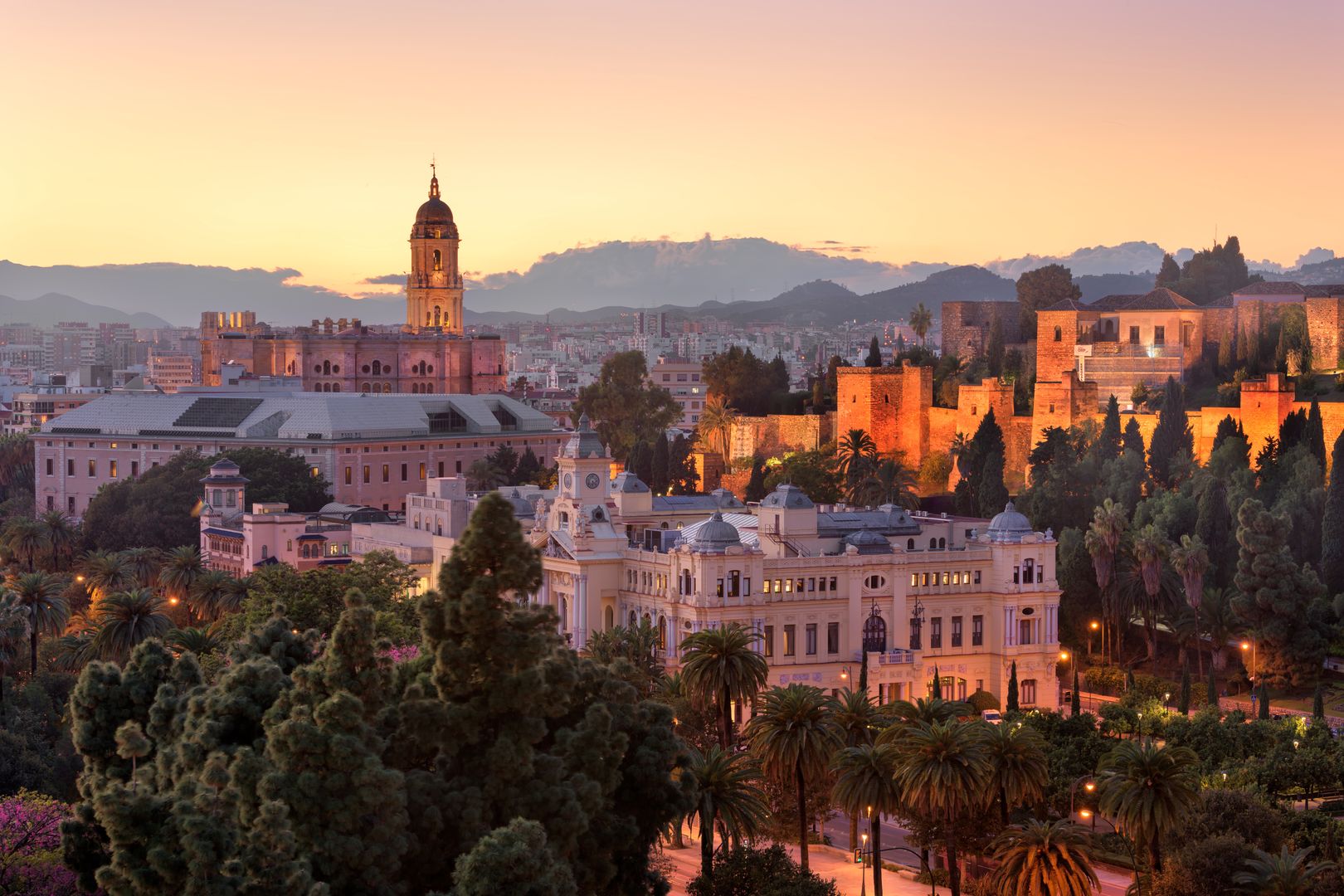 Malaga wieczorową porą