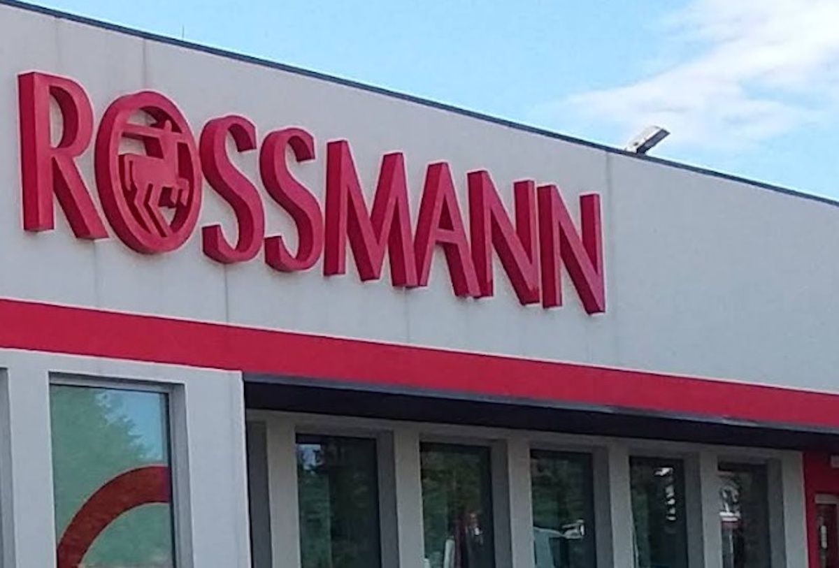 70 zł mniej za perfumy Julii Wieniawy. Ruszyła akcja w Rossmannie