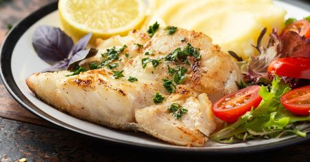 Prawdziwa królowa ryb. Nie ma ości, obniża cholesterol i ma zbawienny wpływ na serce