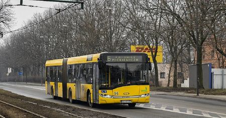 Zabierają żyletki do autobusów. Policja ostrzega