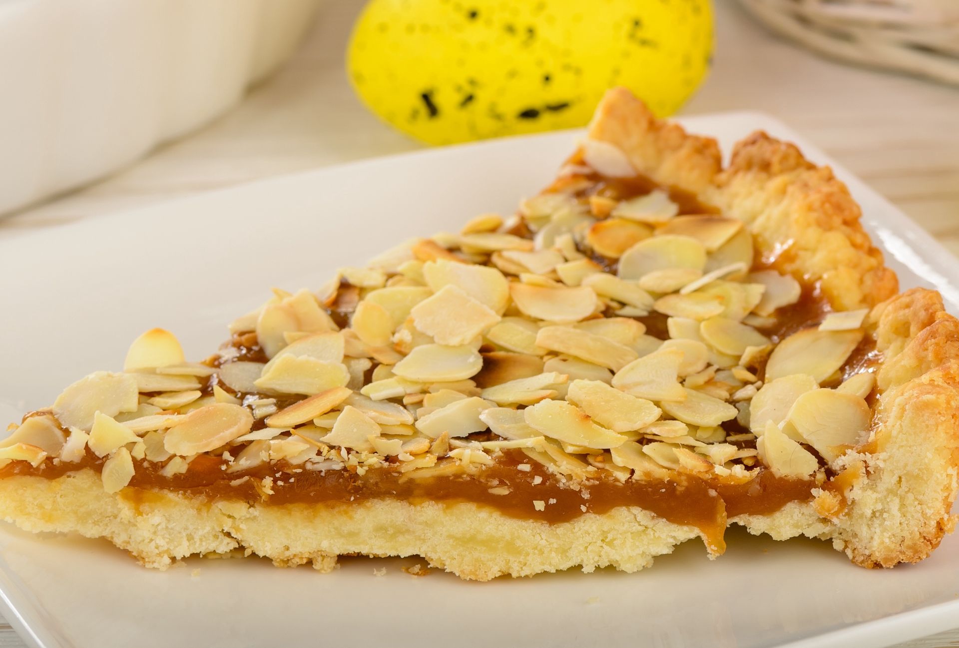 Kruchy mazurek napakowany bakaliami. Będzie ozdobą świątecznego stołu