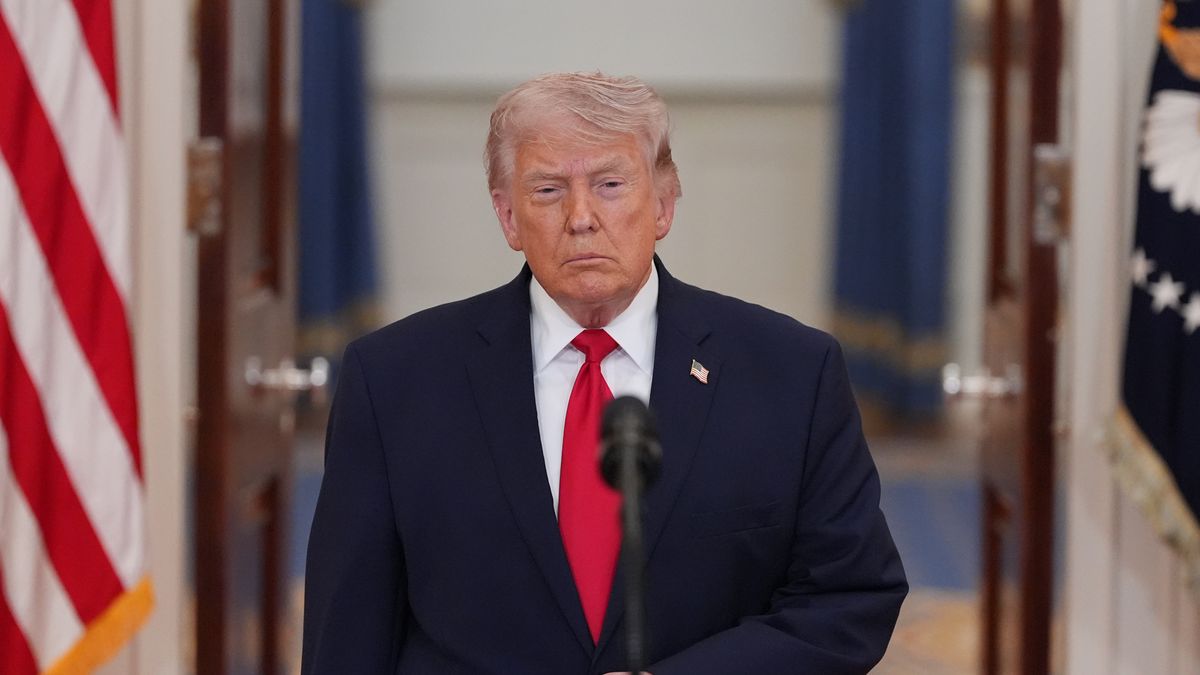 WASHINGTON, DC - APRIL 1: U.S. President Donald Trump speaks from the Cross Hall of the White House on April 1, 2026 in Washington, DC. Trump used the prime-time address to update the nation on the war in Iran.  (Photo by Alex Brandon-Pool/Getty Images)