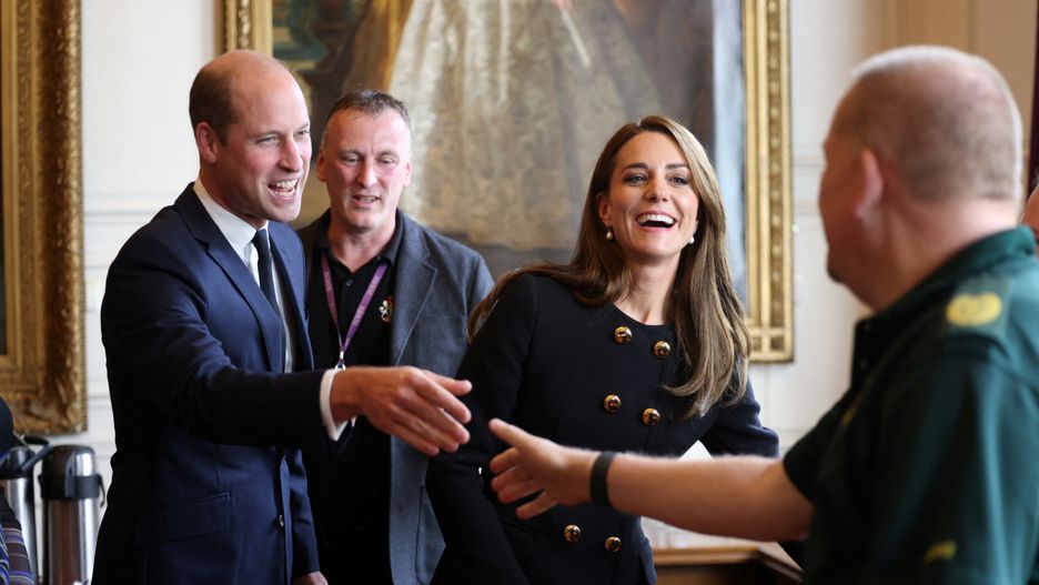 Książę William i księżna Kate podczas spotkania w wolontariuszami w Windsor  Guildhall