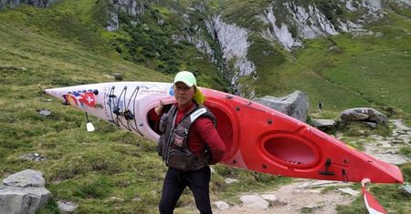 Polak przepłynął kajakiem 1320 km pod prąd. Zrobił to dla pokoju na świecie