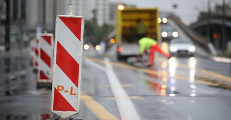 Warszawa. Roboty drogowe w weekend. Będą utrudnienia w ruchu [MAPA]
