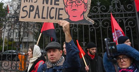 "Wszystkich nas nie spalicie". Protestowali po decyzji prokuratury